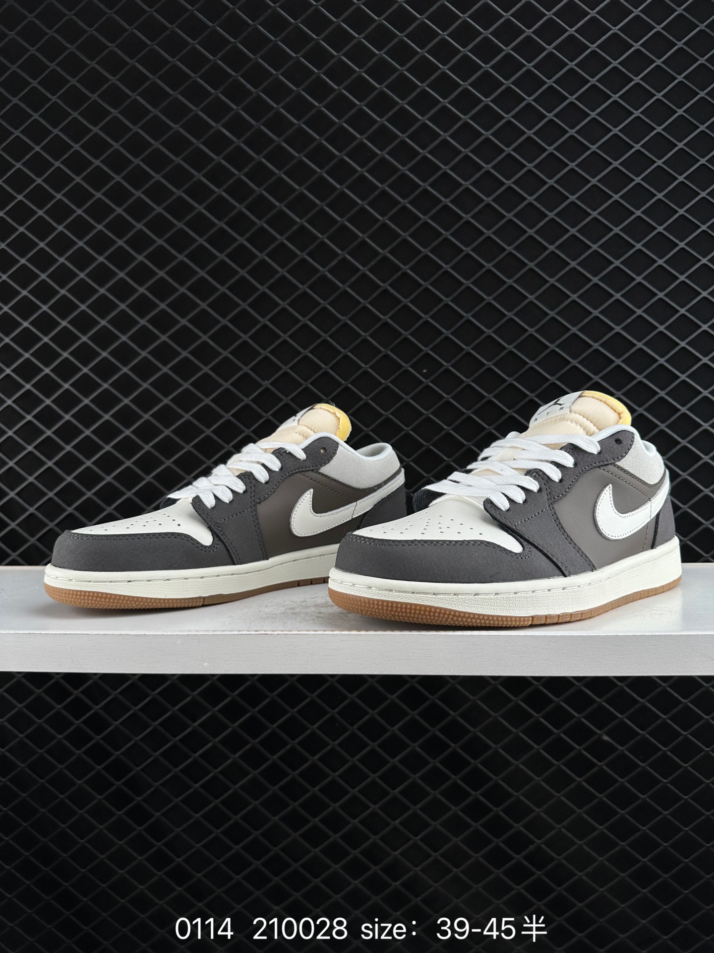 Air Jordan 1 Low AJ1